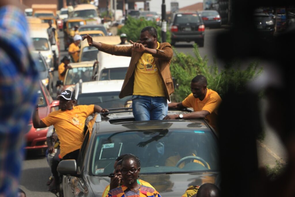 Agidigbo FM Honors 30 Veteran Broadcasters, Donates Schoolbags, Uniforms To Pupils.