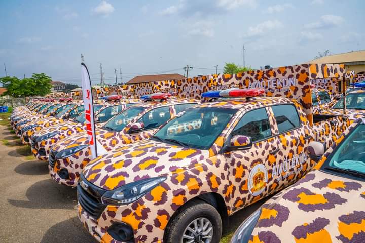 SECURITY: Makinde donates additional 100 operational vehicles to Amotekun.