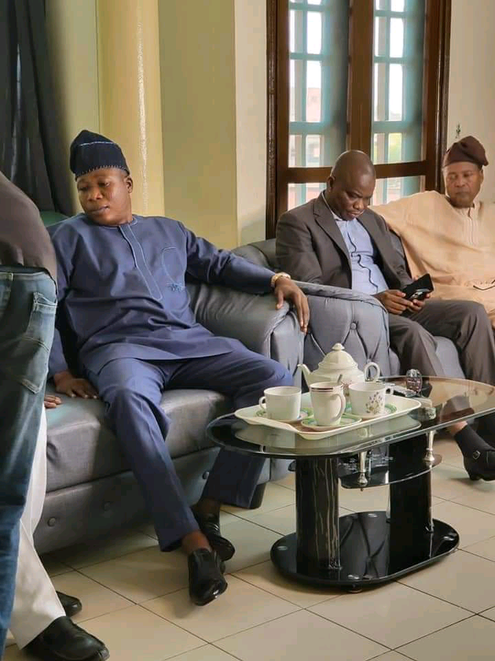 Yoruba Nation Agitator:Sunday Igboho Meets Legal Team In Benin Republic