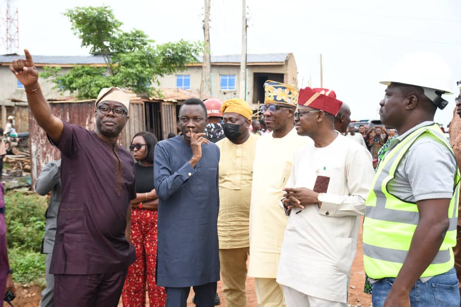 Makinde inspects Ajia-Airport, Amuloko, Olorunsogo roads