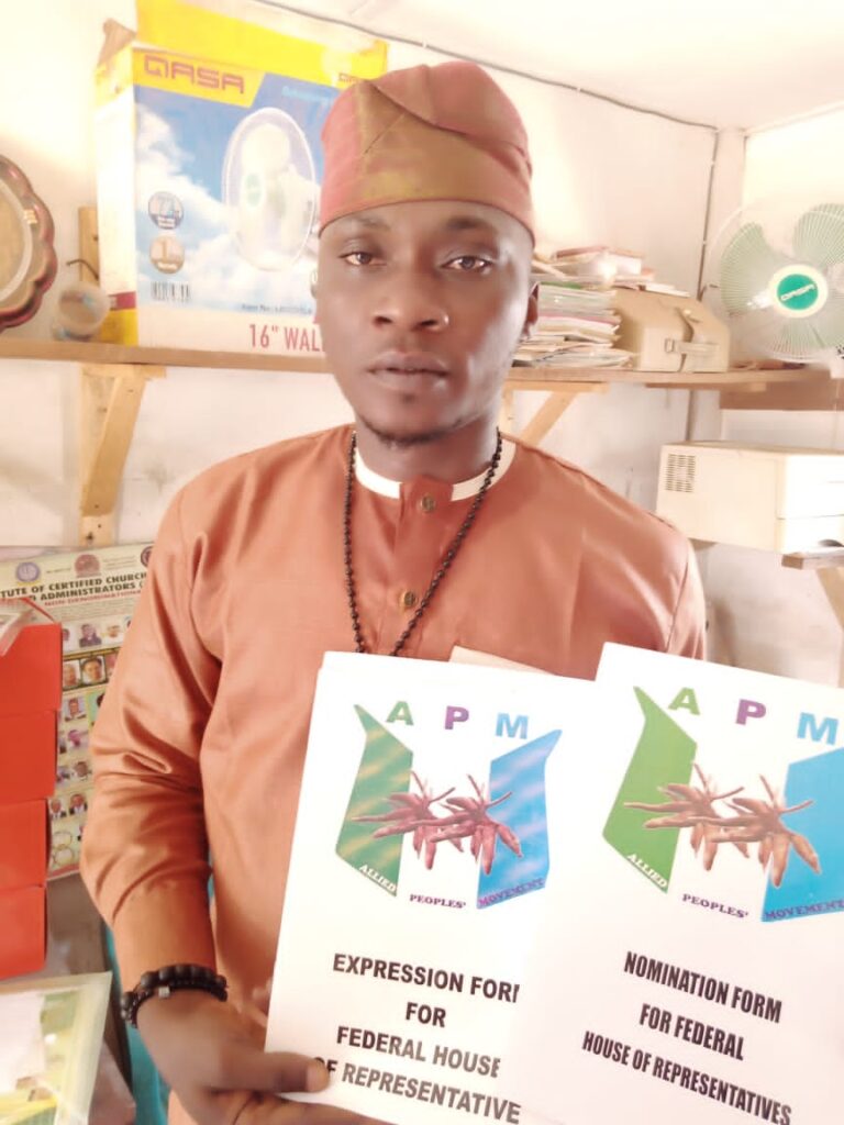 2023: Mc Swagger picks APM nomination form for House of Representatives