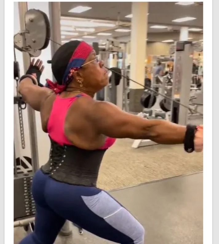 71-year-old woman who still visits the gym causes a stir online.