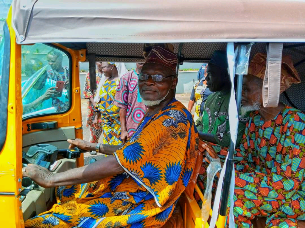 Another Oyo APC Chieftain Dies, Rep Akande-Sadipe Mourns