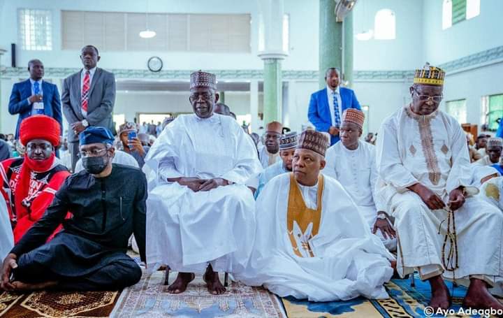 Photostory:Tinubu, Shettima, Gbajabiamila, attend Jumat Prayer