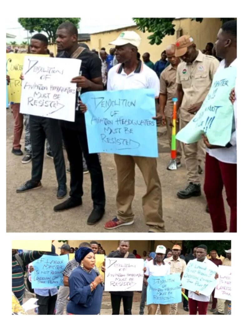 Photostory Aviation workers protest proposed demolition of agencies’ offices