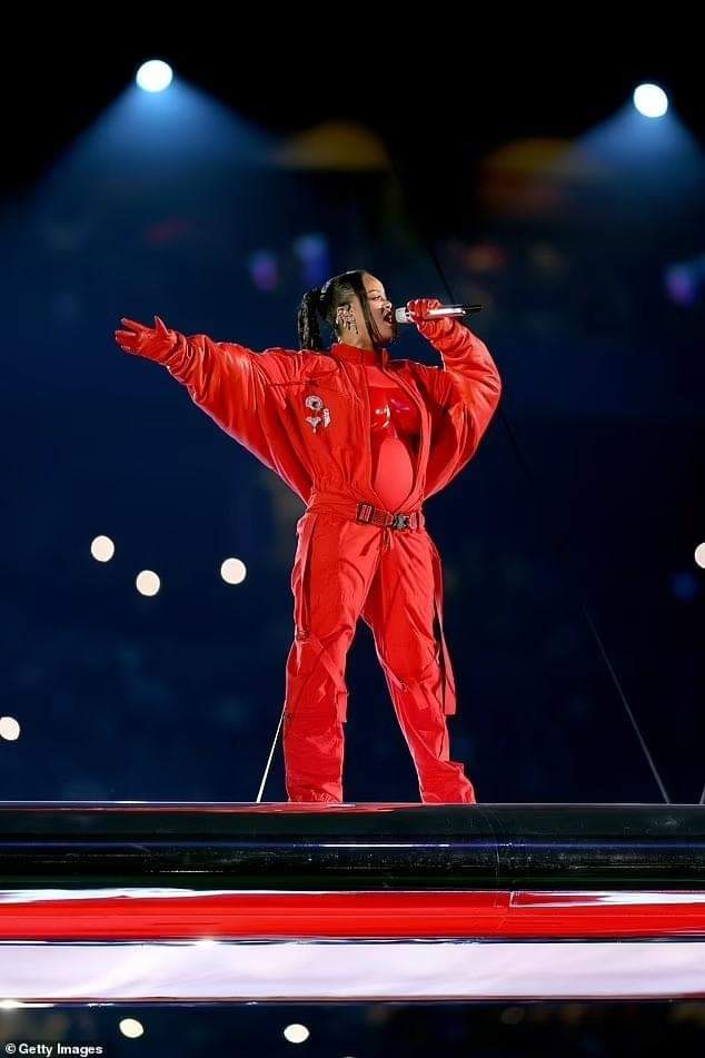 Entertainment:Rihanna Won’t Be Paid For Super Bowl Event Where She Unveiled Second Pregnancy – Report