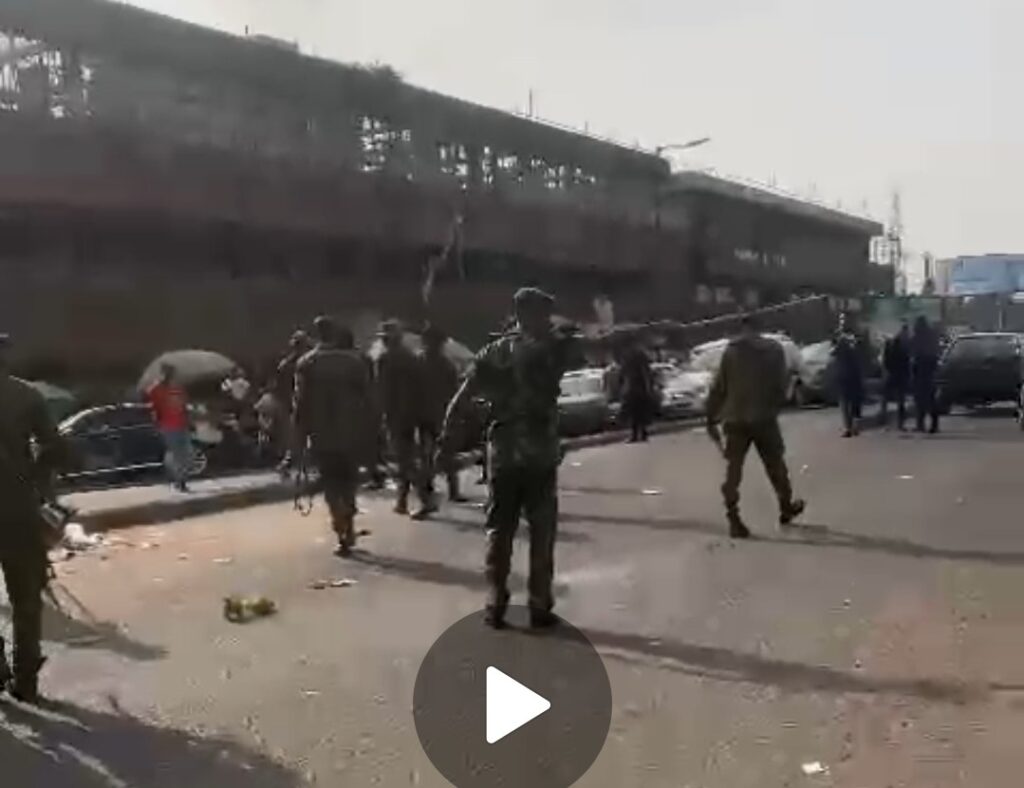 How Protesters Storm UI, Agbowo Gate In Ibadan