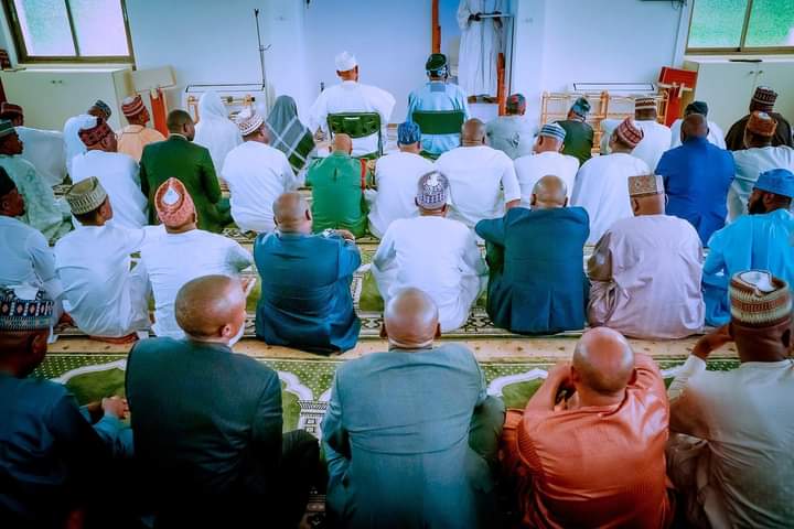 Photostory: Buhari, Tinubu Attend Juma’at In Abuja