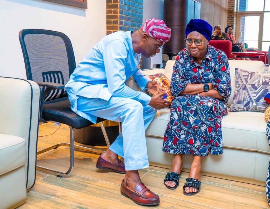 Photostory: Sanwo-Olu Pays Condolence Visit To Akeredolu’s Family