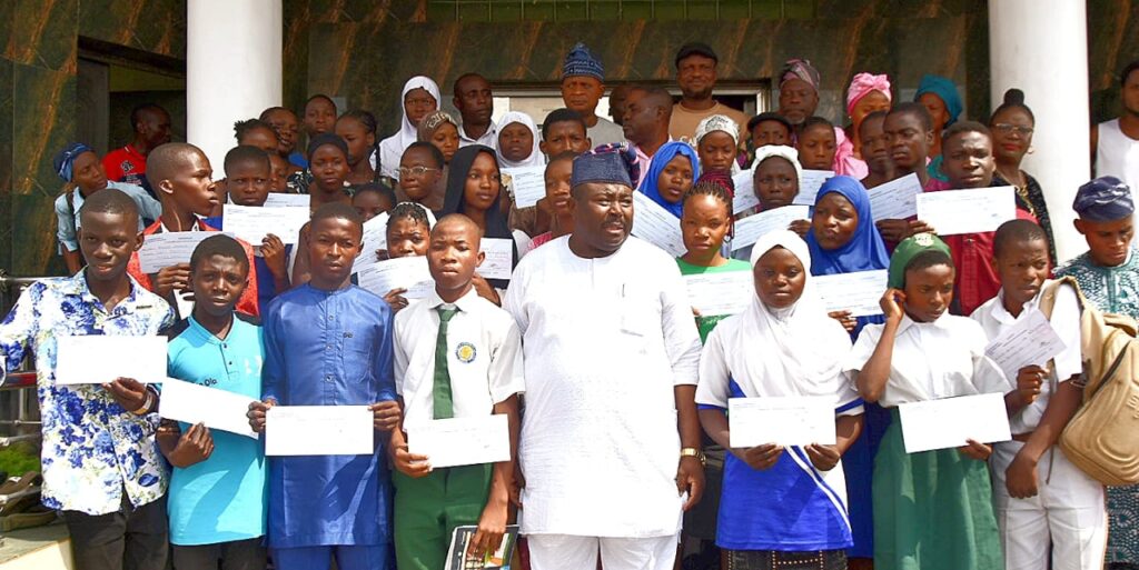 Senator Alli empowers students in Oyo  with WAEC Fees, scholarships