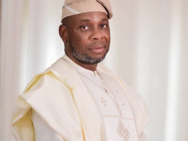 Senator Alli congratulates Engr. Idris Adeoye on NSE fellowship honour