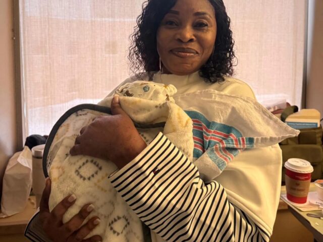 “Ayo Si Kun Inu Mi” — Veteran Singer Tope Alabi Celebrates Arrival of Grandchild