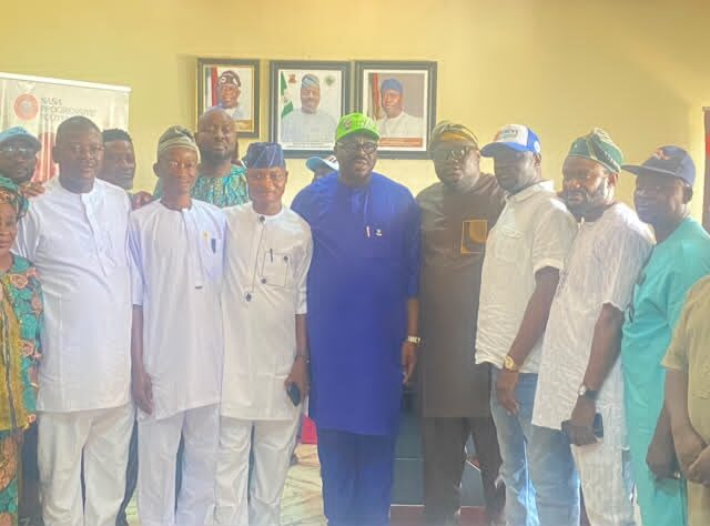 Political Defections Shake Akinyele as Hon. Wole Akinleye set to Empty Opposition Parties in Akinyele LG, Welcomes Former APC Councillor, Other APC Members into APM