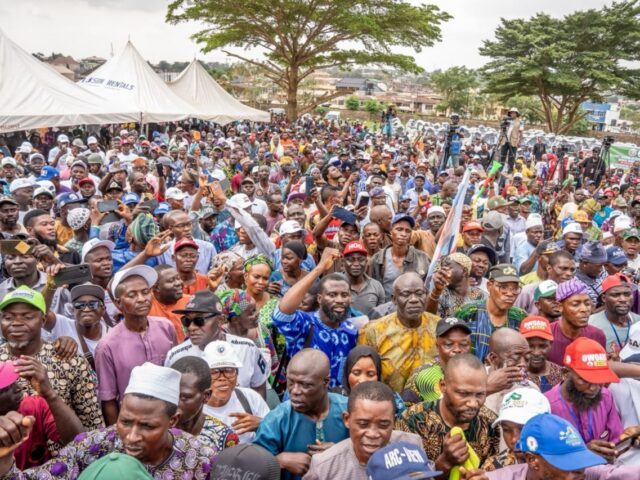 Alli pledges autonomy for Oyo LGs, LCDAs from day one as Tompolo donates 32 campaign vehicles.